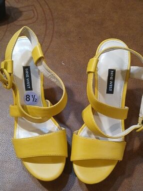 Nine West Yellow Open-Toe Strappy Sandals